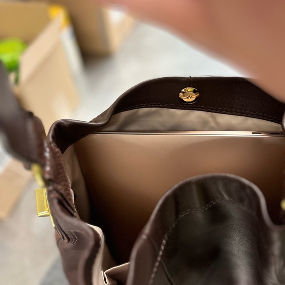 Coach hobo bag rich chocolate brn lthr 13.5hx13w - Picture 11 of 12